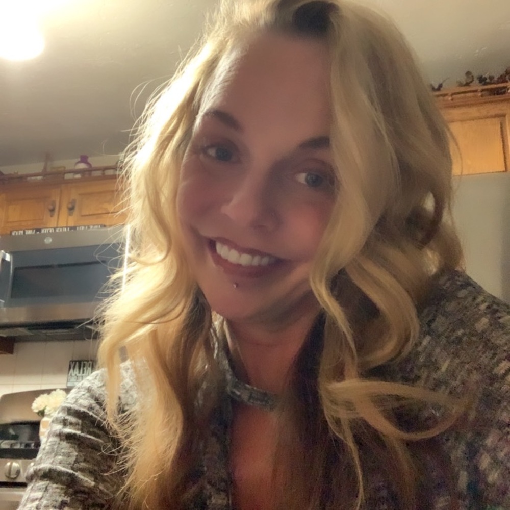 Meet your Posher, Laura